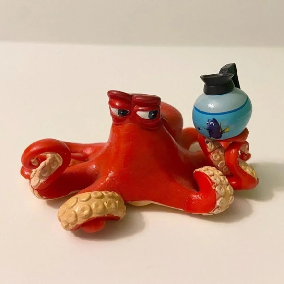 Finding Dory Hank The Octopus With Dory in Coffee Pot Figure Disney Pixar Toy - Picture 1 of 10